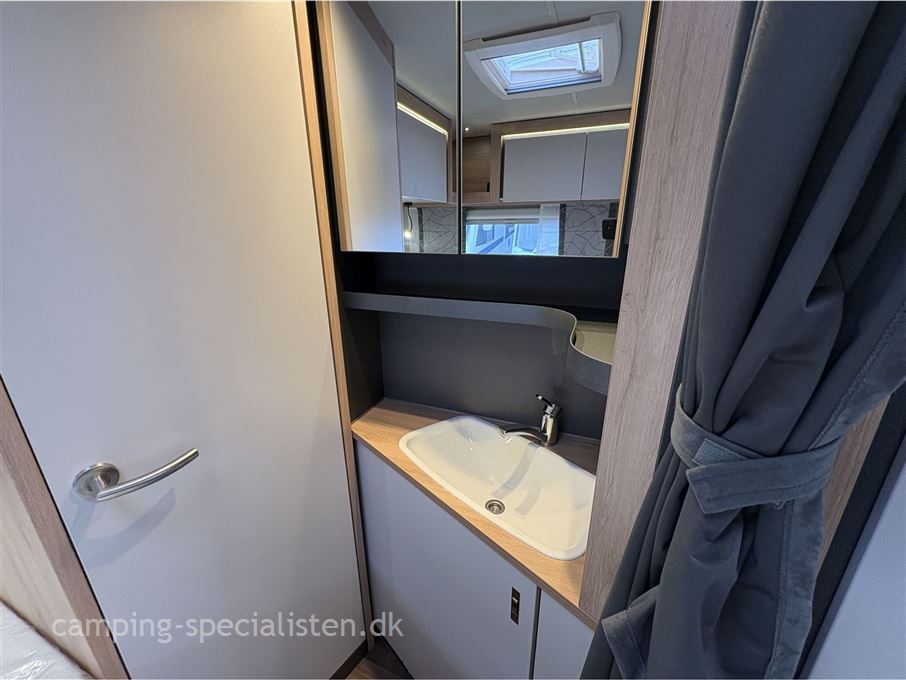 Knaus Sport 450 FU